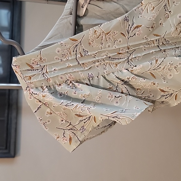 NWT Emmie Rose Sage Floral Dress - Picture 9 of 15